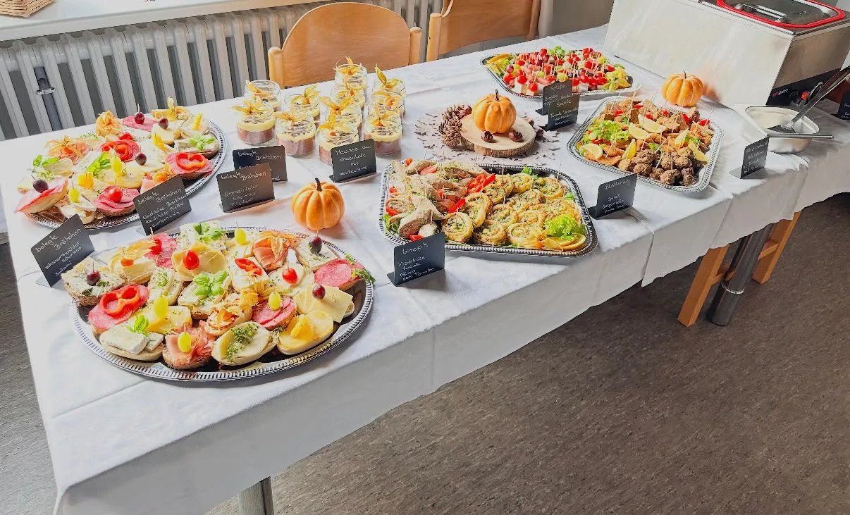 Festlich angerichtetes Buffet von Nicole Kummer in Celle